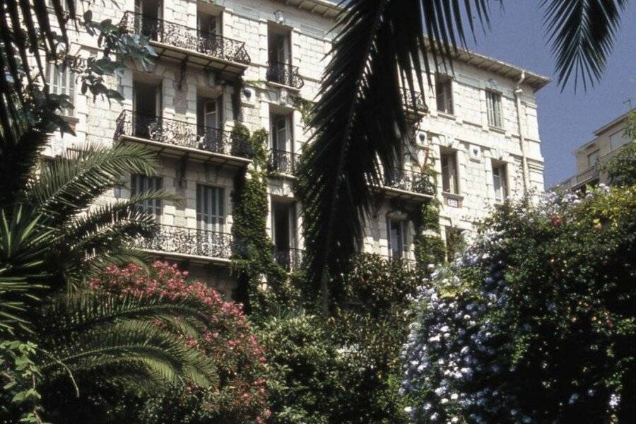 Le Windsor, Jungle Art Hotel facade,outdoor pool,garden