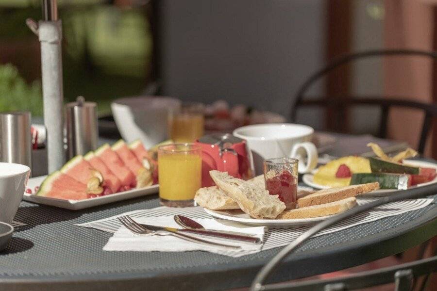 Novotel Centre Vieux breakfast