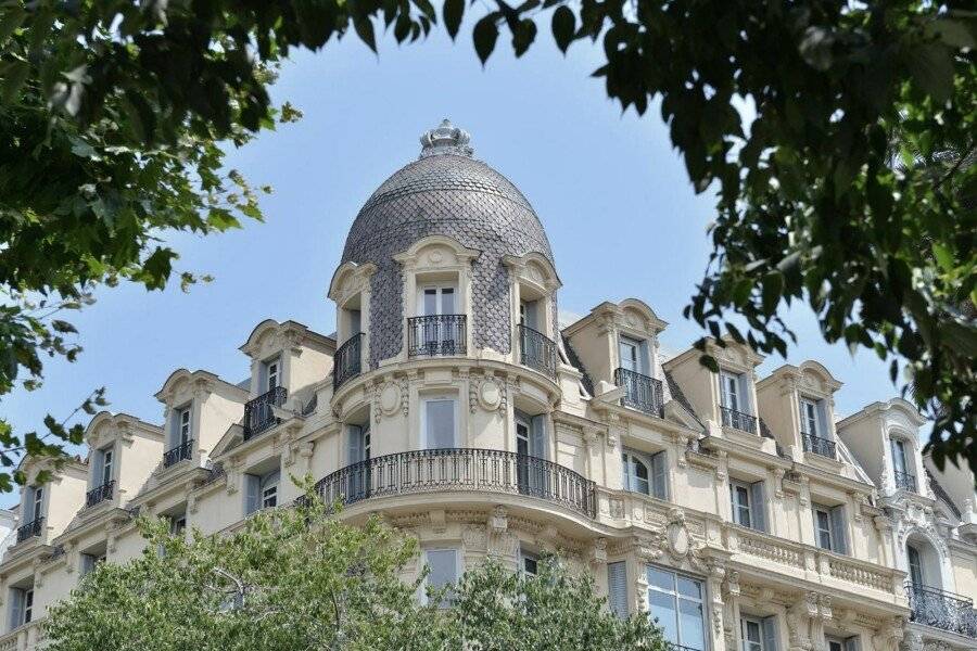 Hotel La Villa Victor Hugo facade