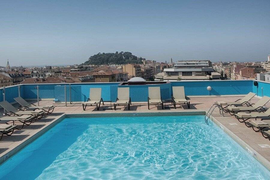 NH rooftop pool,outdoor pool