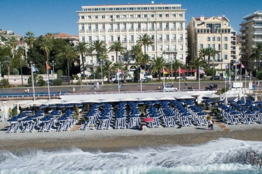 Hôtel West End Promenade beach,hotel facade,ocean view