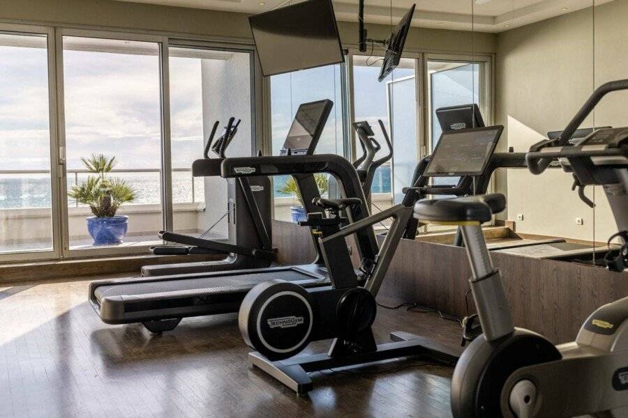 Radisson Blu Hotel Nice fitness centre,ocean view