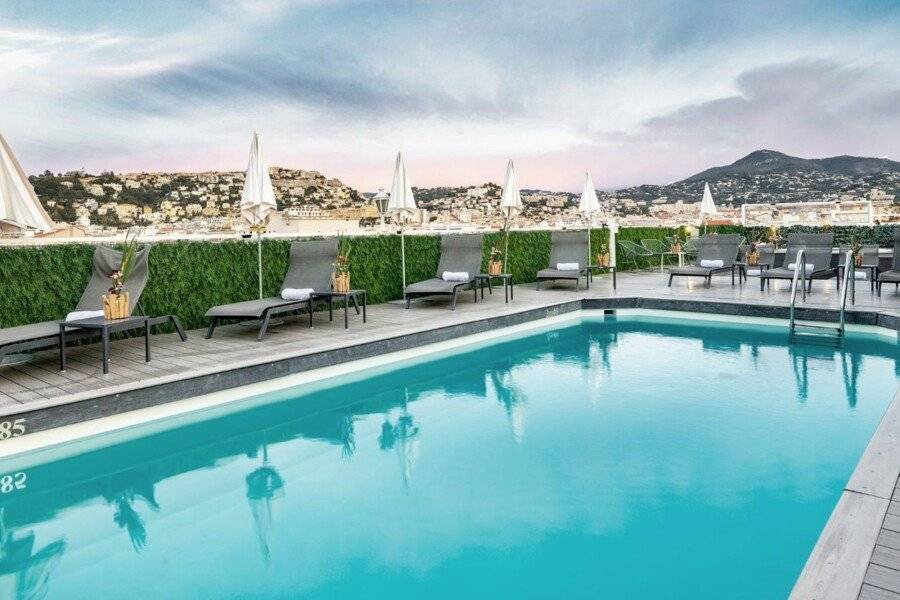 Hotel Gounod Fully Renovated rooftop pool, outdoor pool, ocean view