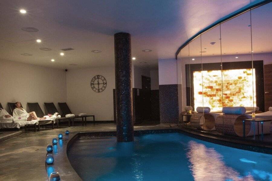 Westminster Hotel & Spa spa,indoor pool