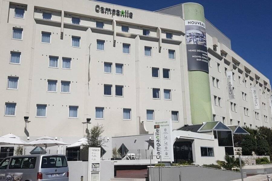 Campanile Nice Aéroport facade