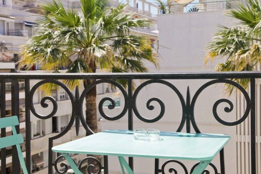 Hotel La Villa Promenade balcony