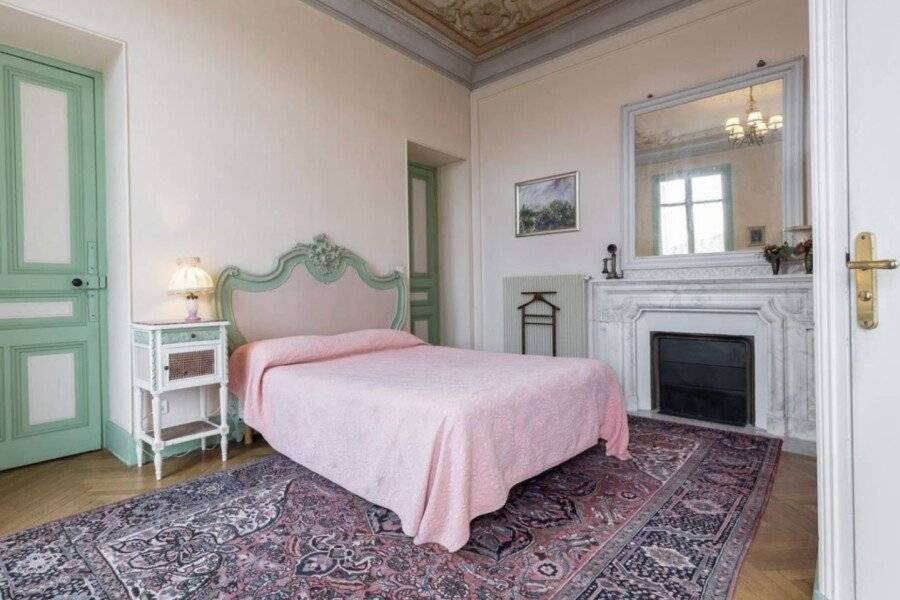 Résidence La Villa Léonie hotel bedroom