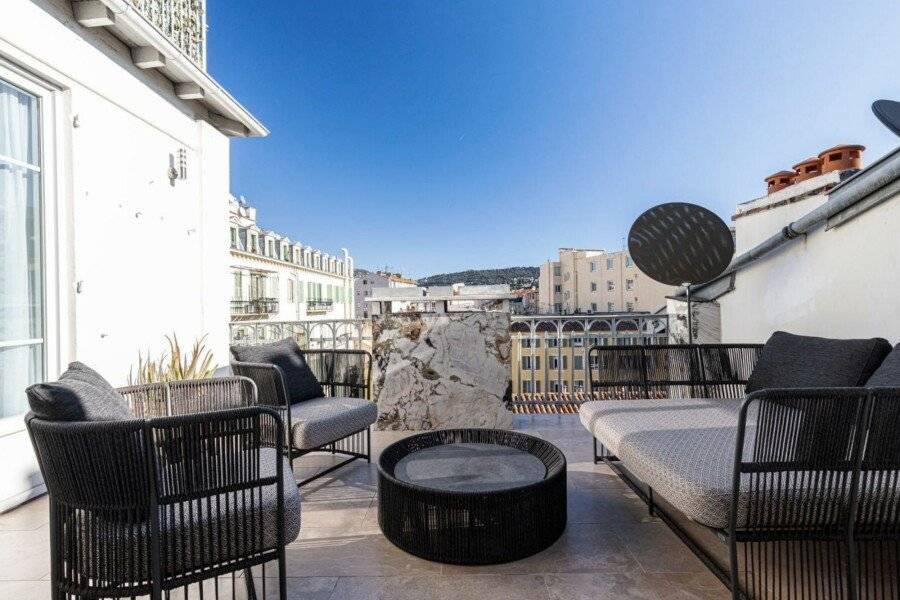 Le Dortoir Boutique Suites balcony,ocean view