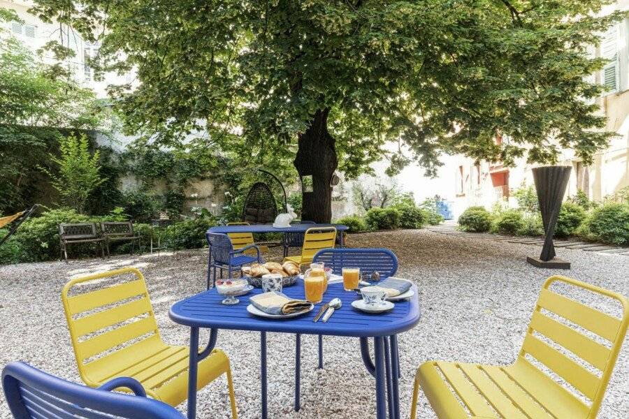 L'Abeille - Boutique Apartments garden