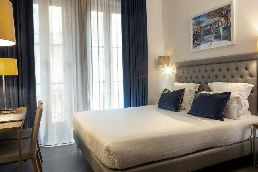 Hôtel Azur Riviera hotel bedroom