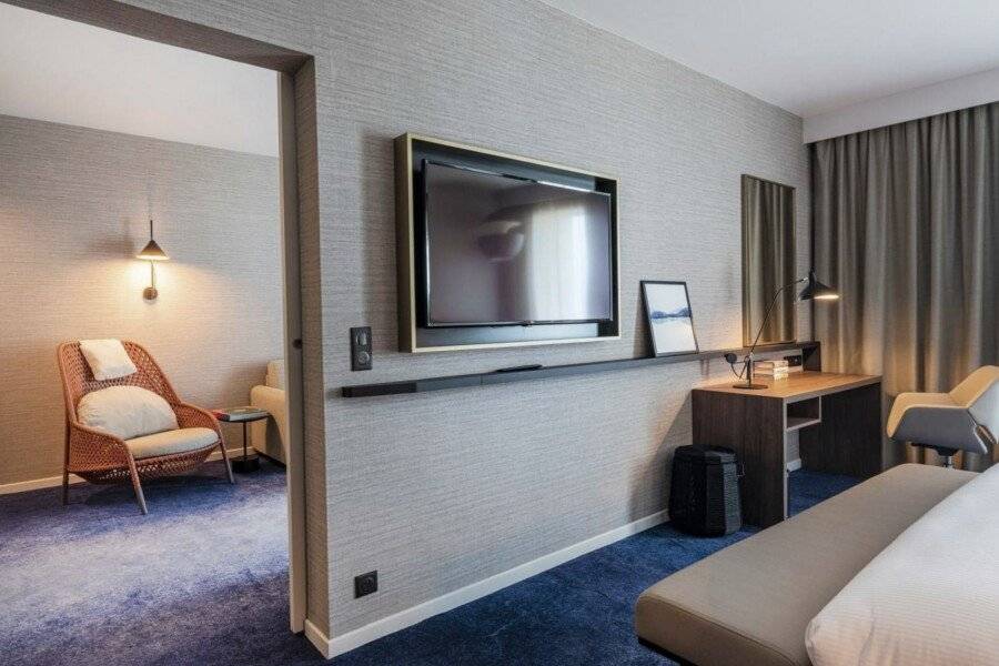 Crowne Plaza - - Grand Arenas, an IHG Hotel hotel bedroom