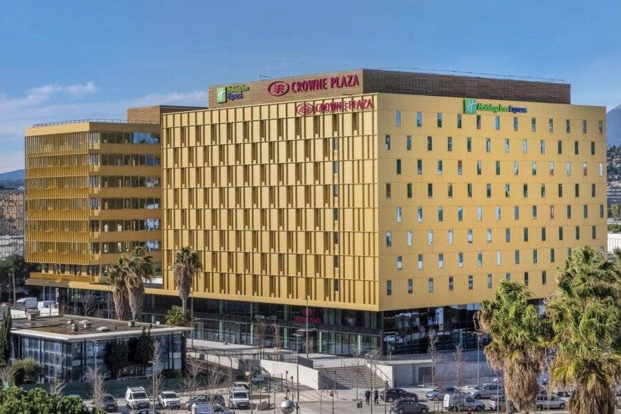 Holiday Inn Express - - Grand Arenas, an IHG Hotel facade