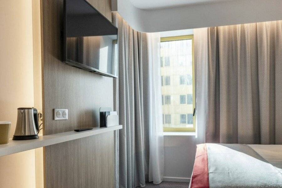 Holiday Inn Express - - Grand Arenas, an IHG Hotel hotel bedroom