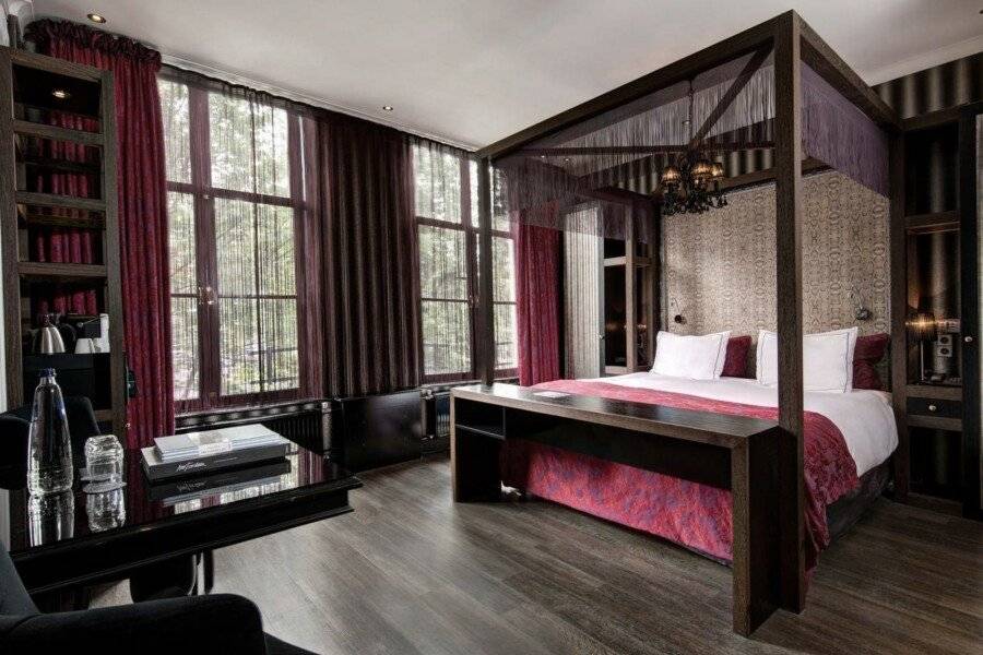 The Pavilions, The Toren hotel bedroom