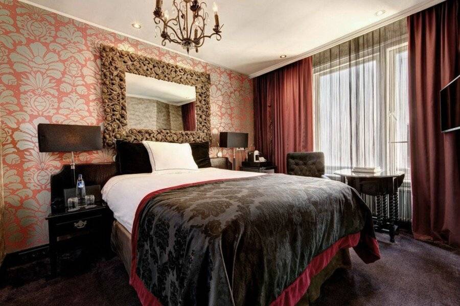 The Pavilions, The Toren hotel bedroom