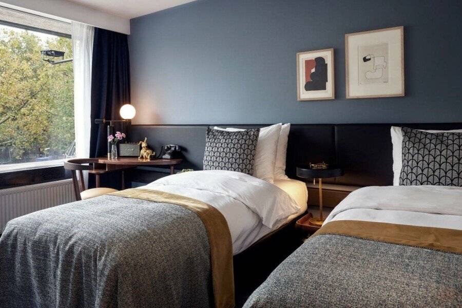 Park Centraal Amsterdam, part of Sircle Collection hotel bedroom