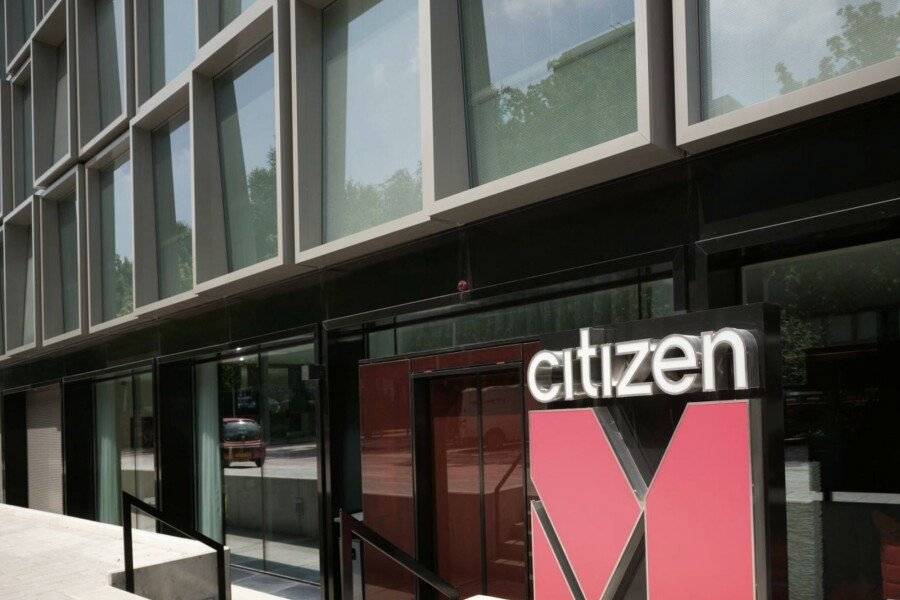 citizenM South facade