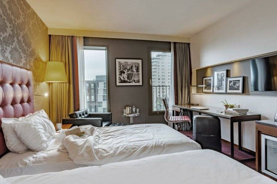 Crowne Plaza - South, an IHG Hotel hotel bedroom