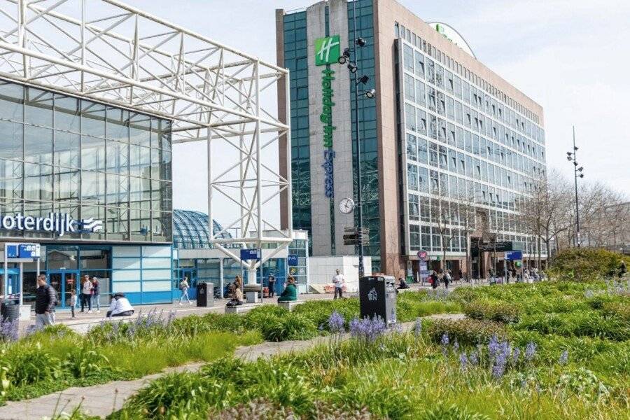 Holiday Inn Express - Sloterdijk Station, an IHG Hotel ,hotel facade