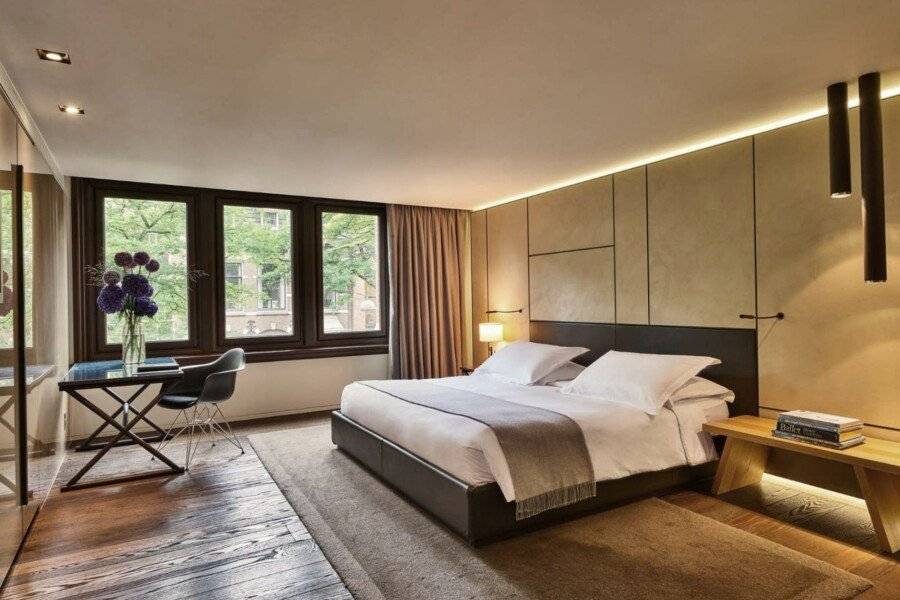 Conservatorium Hotel hotel bedroom