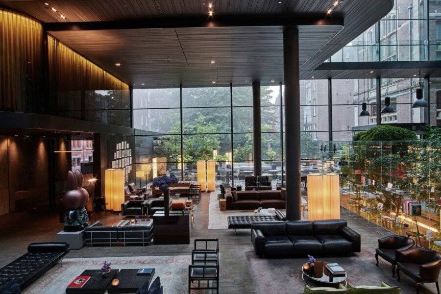 Conservatorium Hotel lobby