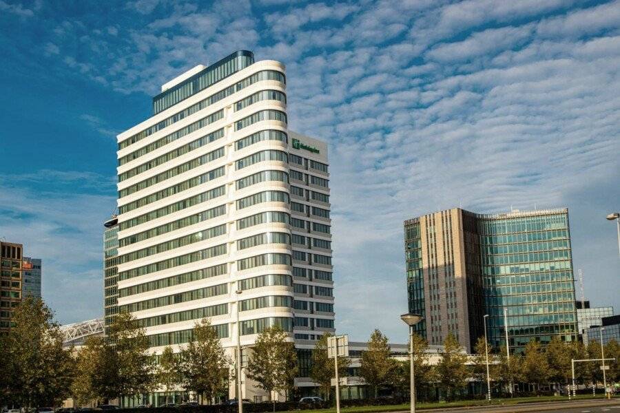 Holiday Inn Express Arena Towers, an IHG Hotel facade