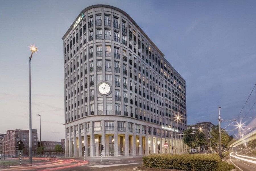 Amadi Panorama Hotel facade