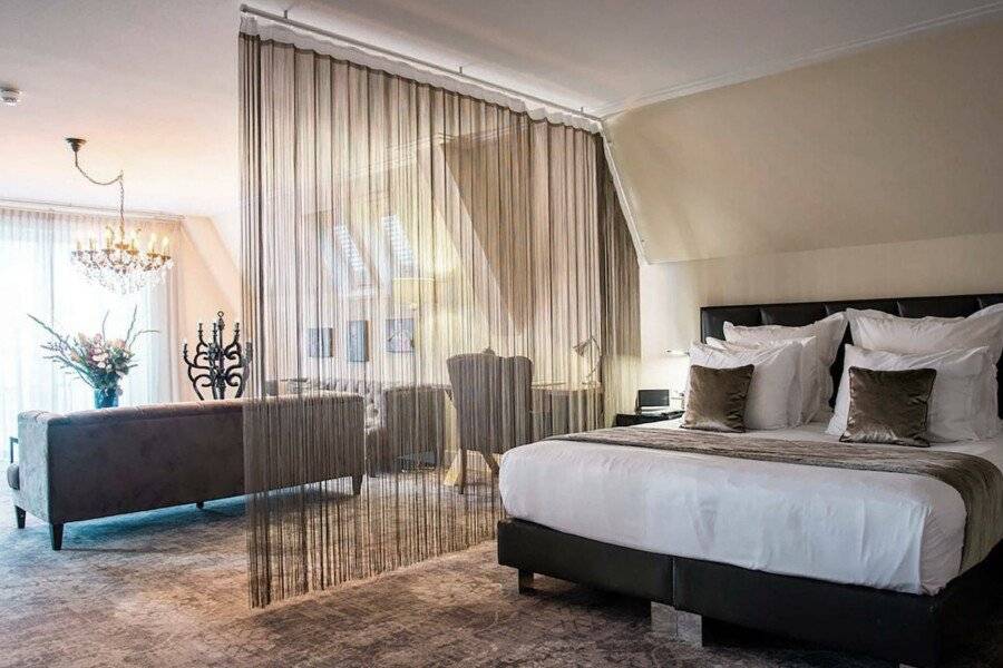 Luxury Suites hotel bedroom