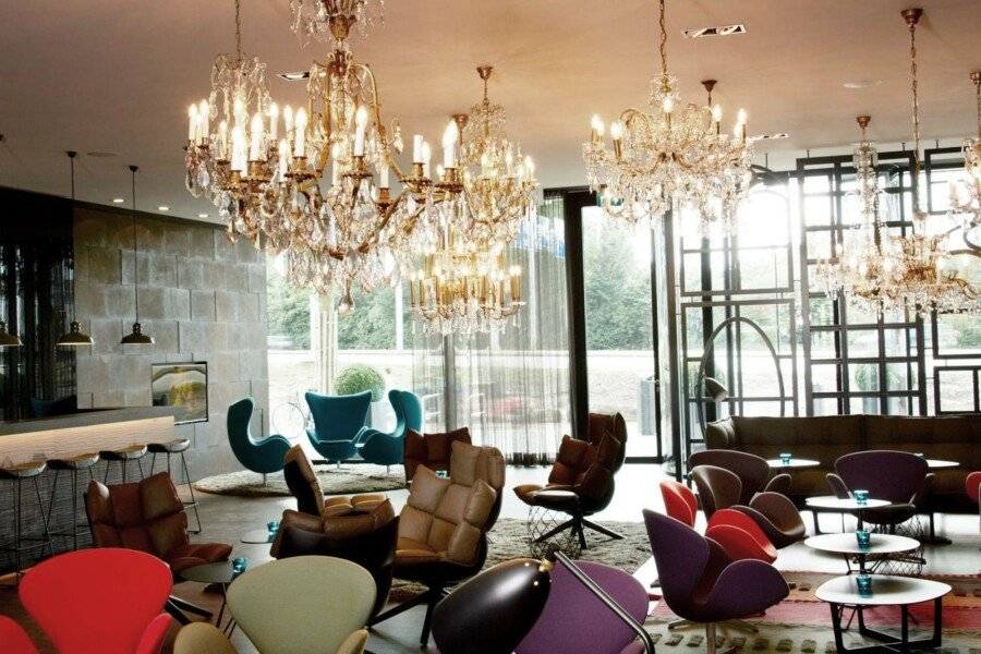 Motel One Amsterdam lobby