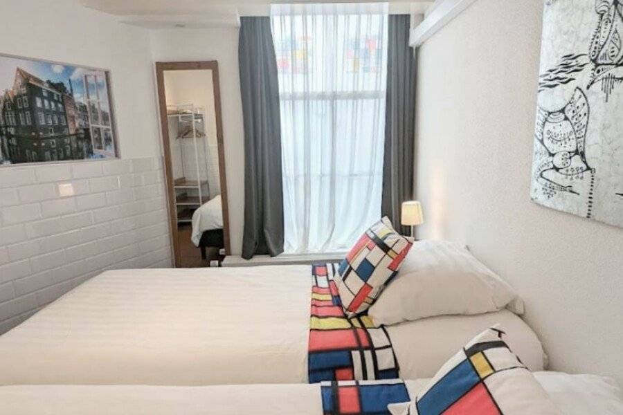 The Hotel Apartments in the Center of hotel bedroom