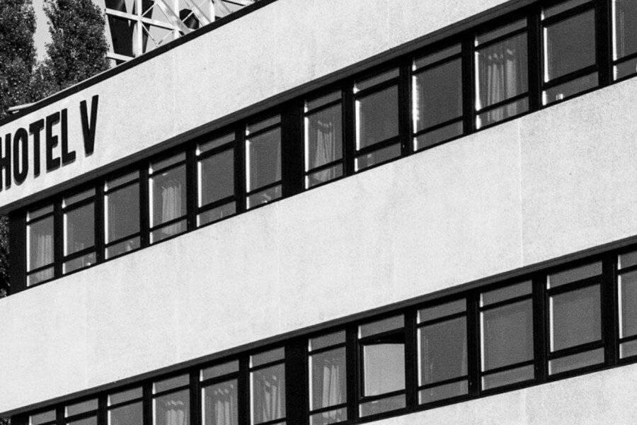 Hotel V Fizeaustraat facade, hotel facade