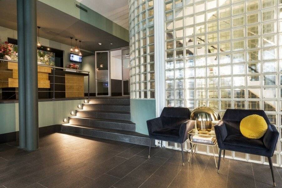 Hotel2Stay lobby,front desk