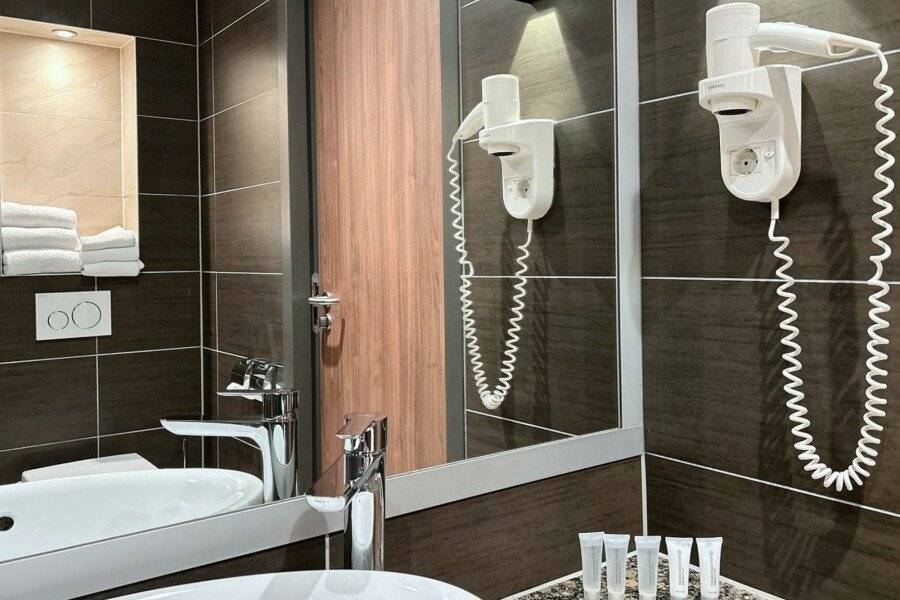 Hotel Levell bathtub,spa,