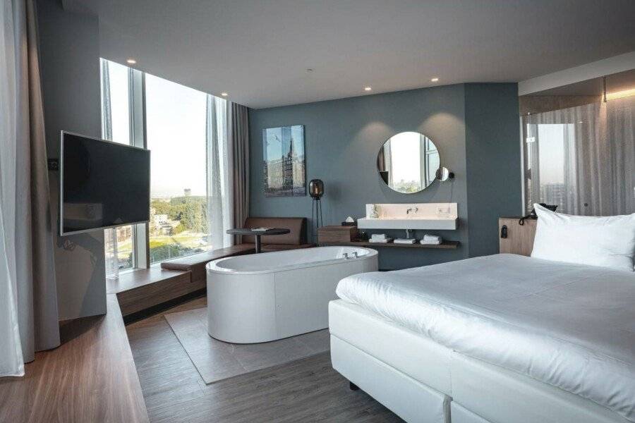 Van der Valk Hotel Zuidas -Rai hotel bedroom