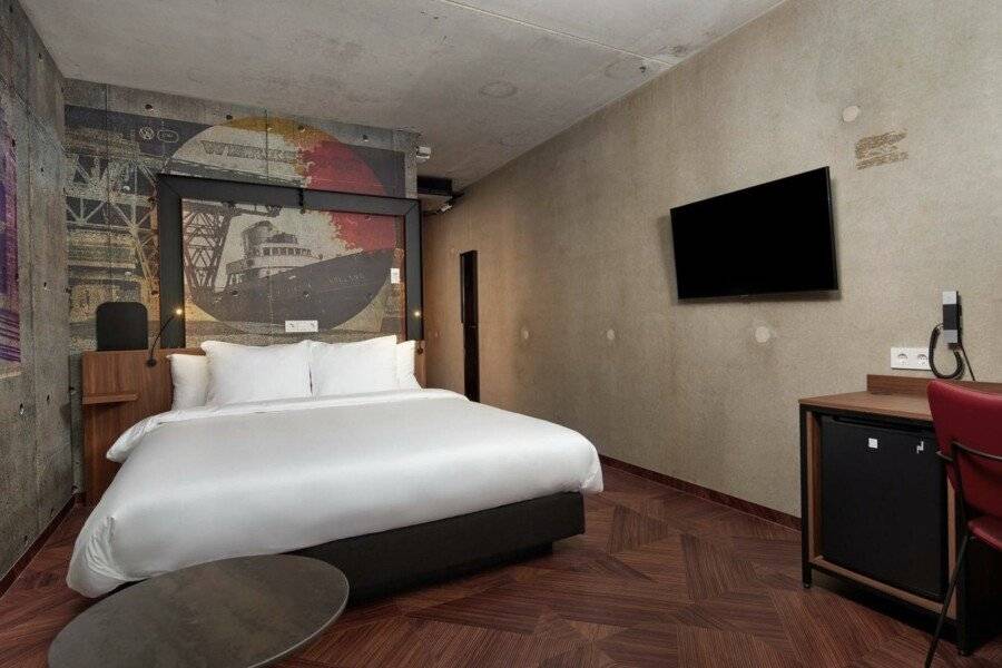 Inntel Hotels Landmark hotel bedroom