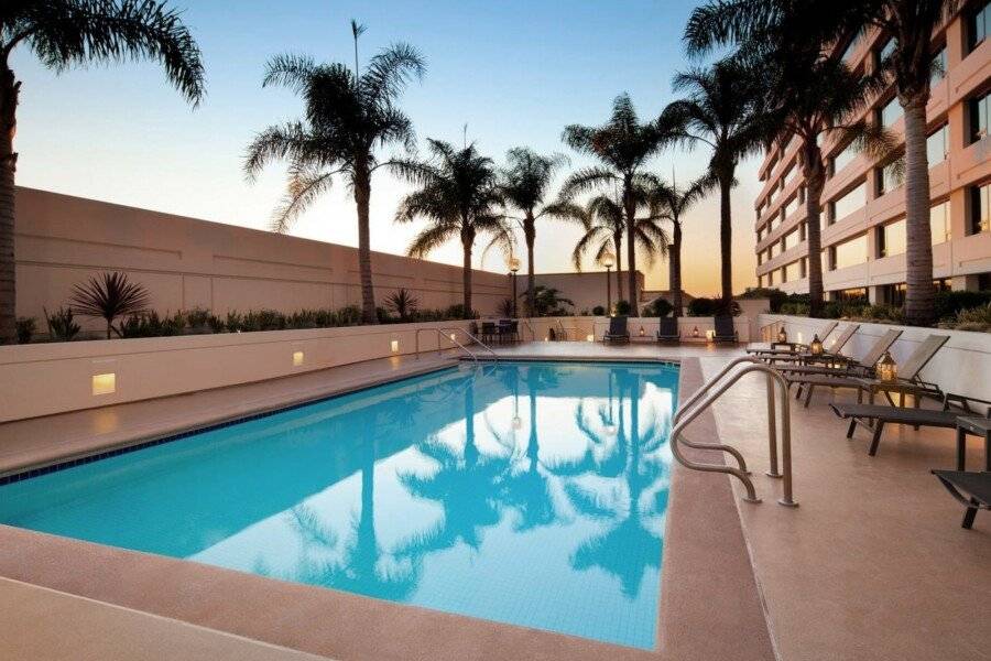 The Westin Airport outdoor pool