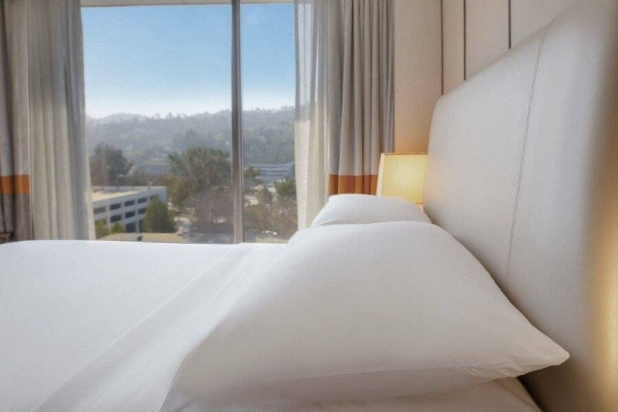 Sheraton Universal hotel bedroom,ocean view