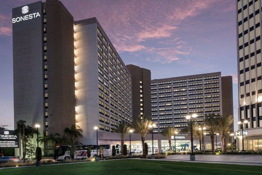 Sonesta Airport LAX facade