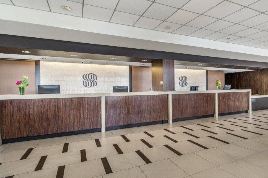 Sonesta Airport LAX front desk, lobby, 