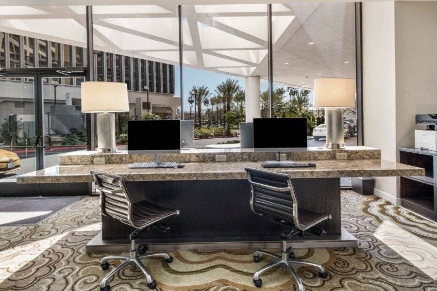 Sonesta Airport LAX lobby,front desk,