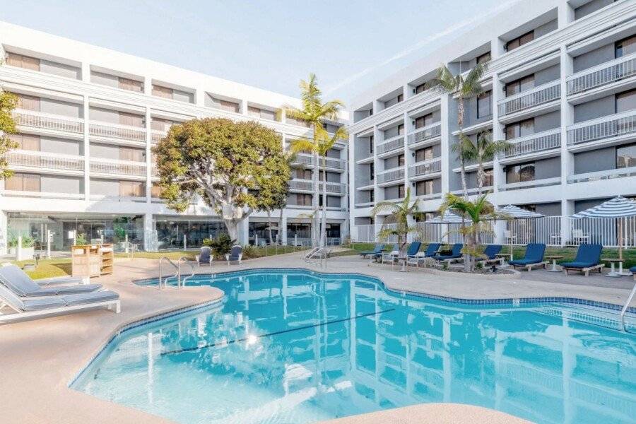 Hotel MDR Marina del Rey- a DoubleTree by Hilton outdoor pool,hotel facade