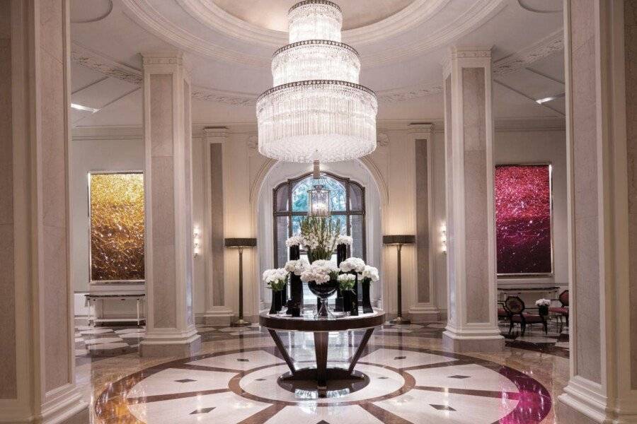 Beverly Wilshire, A Four Seasons Hotel lobby