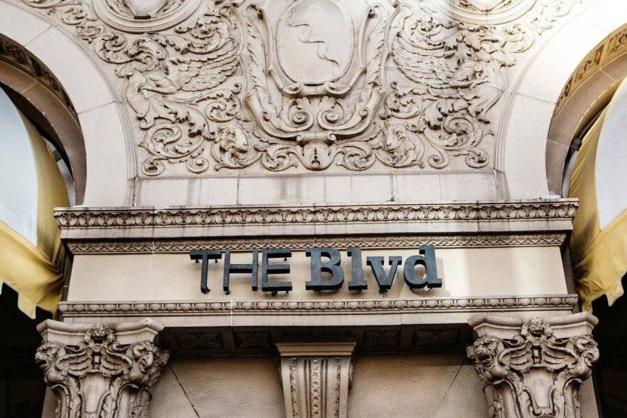 Beverly Wilshire, A Four Seasons Hotel facade