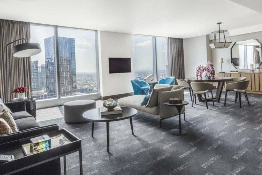 InterContinental - Downtown by IHG hotel bedroom