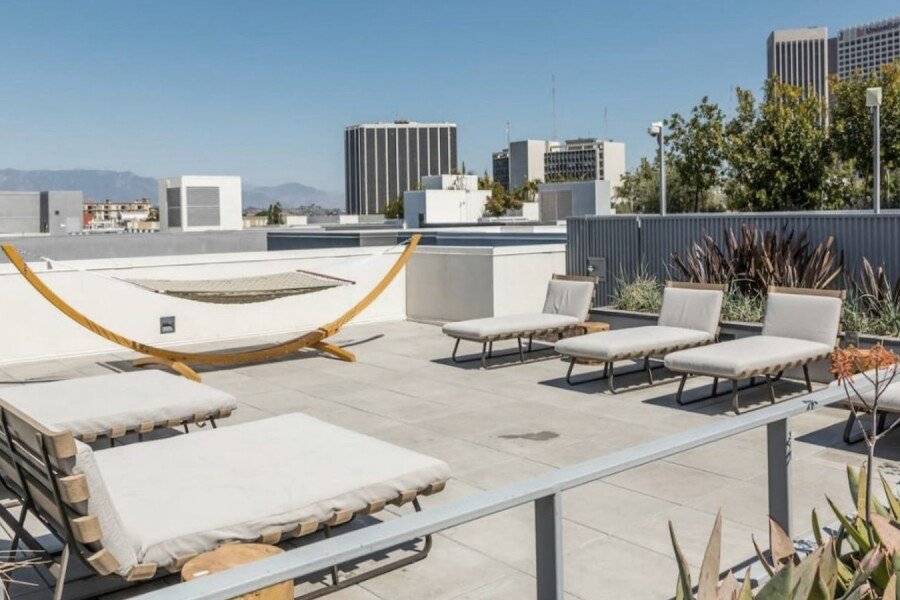 Modern Apartment Rentals rooftop pool