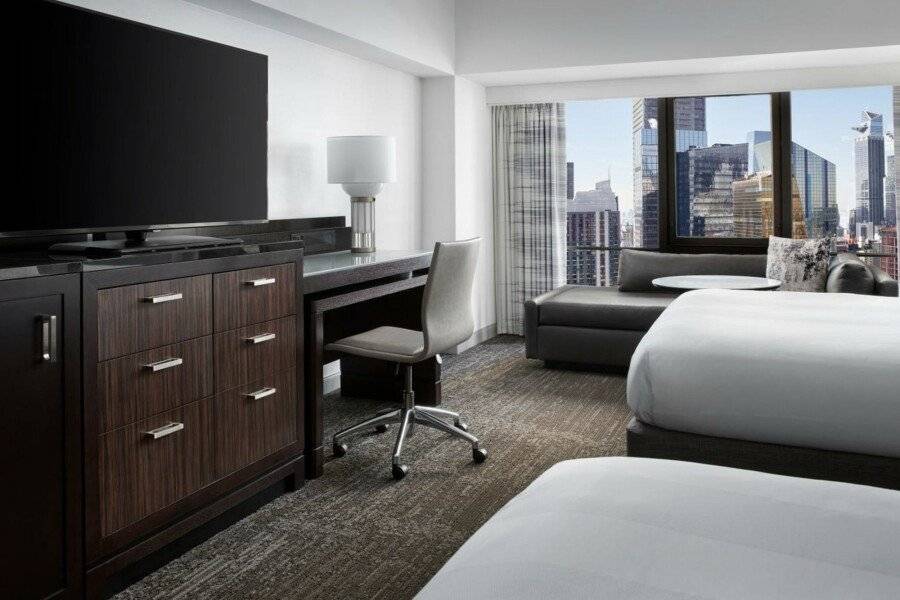 New York Marriott Marquis hotel bedroom