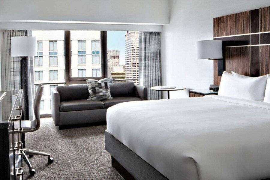 New York Marriott Marquis hotel bedroom