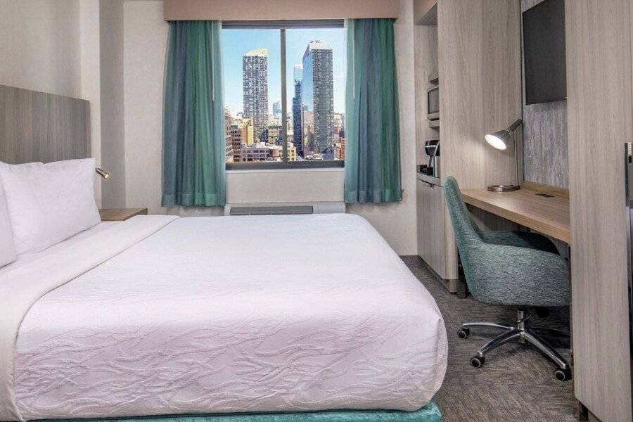 Hilton Garden Inn/Manhattan-Chelsea hotel bedroom,ocean view