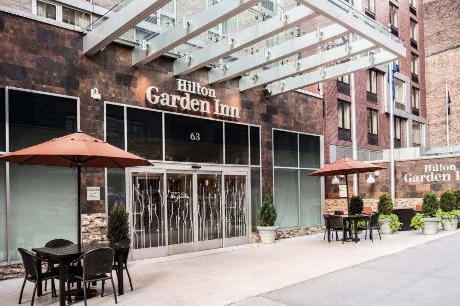 Hilton Garden Inn West 35th Street facade