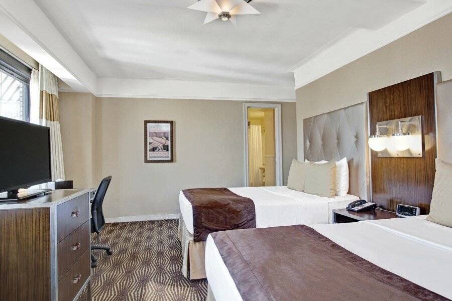 Theer, A Wyndham Hotel hotel bedroom